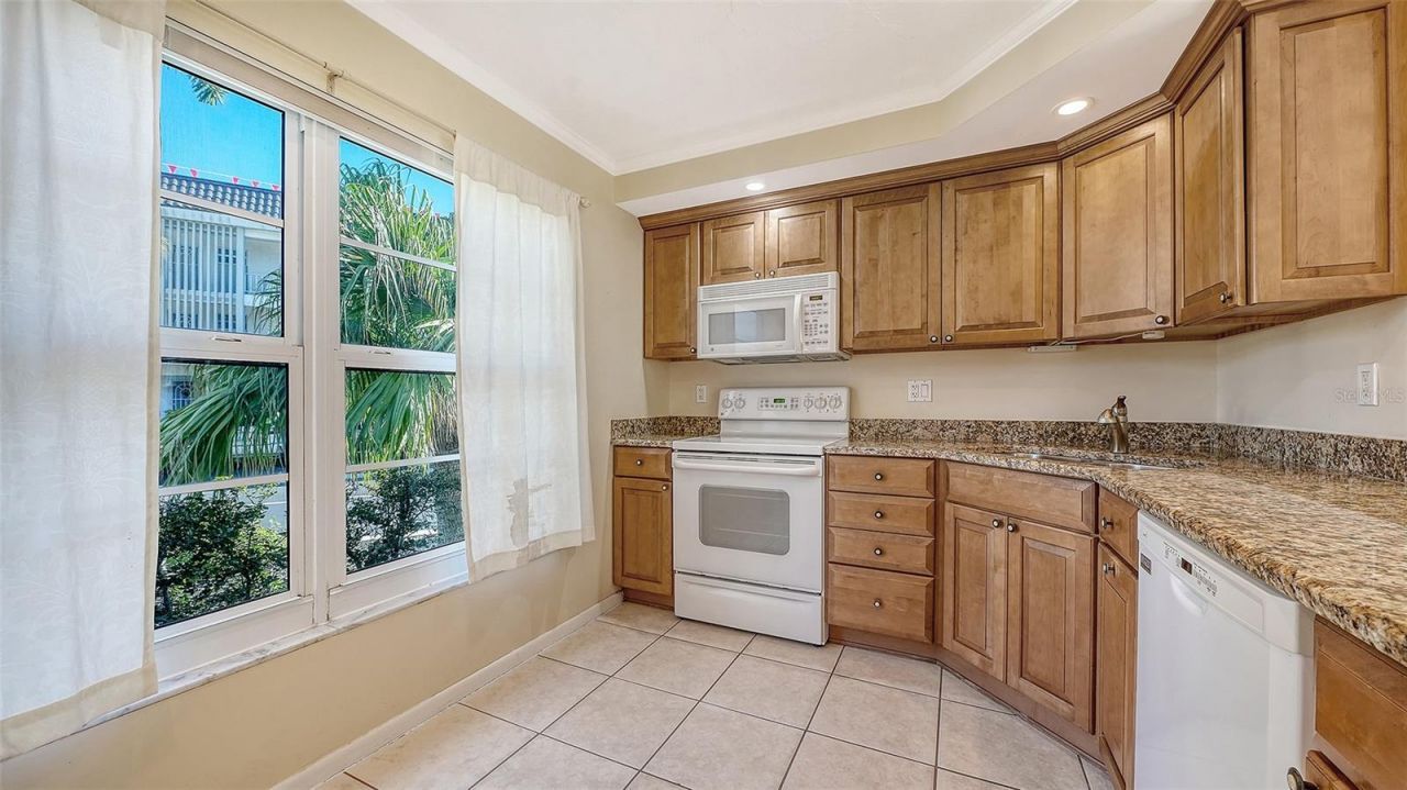 4380 Exeter Drive, Unit 101, Longboat Key, FL 34228 Photo