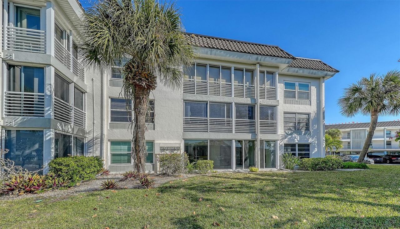 4380 Exeter Drive, Unit 101, Longboat Key, FL 34228 Photo