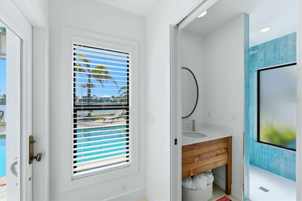 531 72nd Street, Holmes Beach, FL 34217 Photo