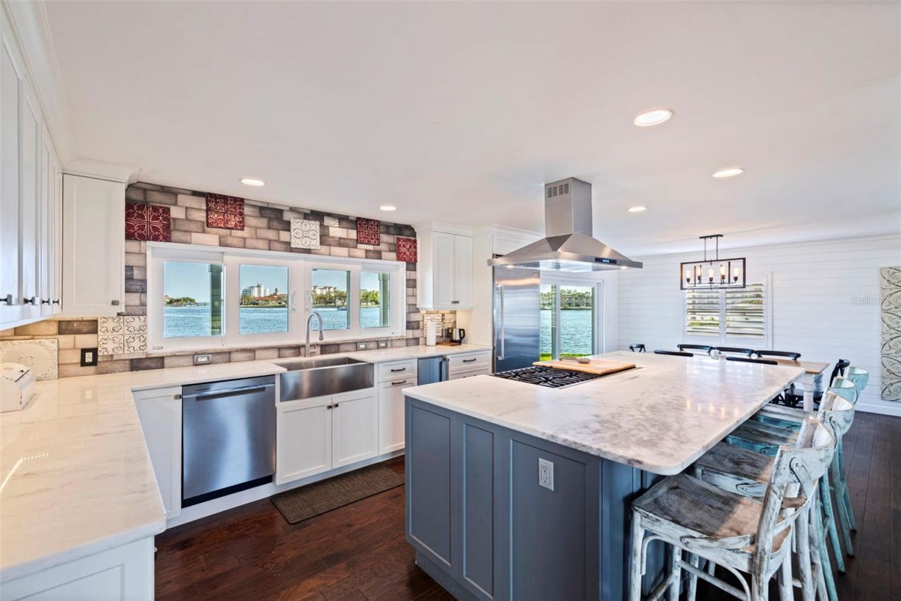 3901 14th Street Ne, Saint Petersburg, FL 33703 Photo