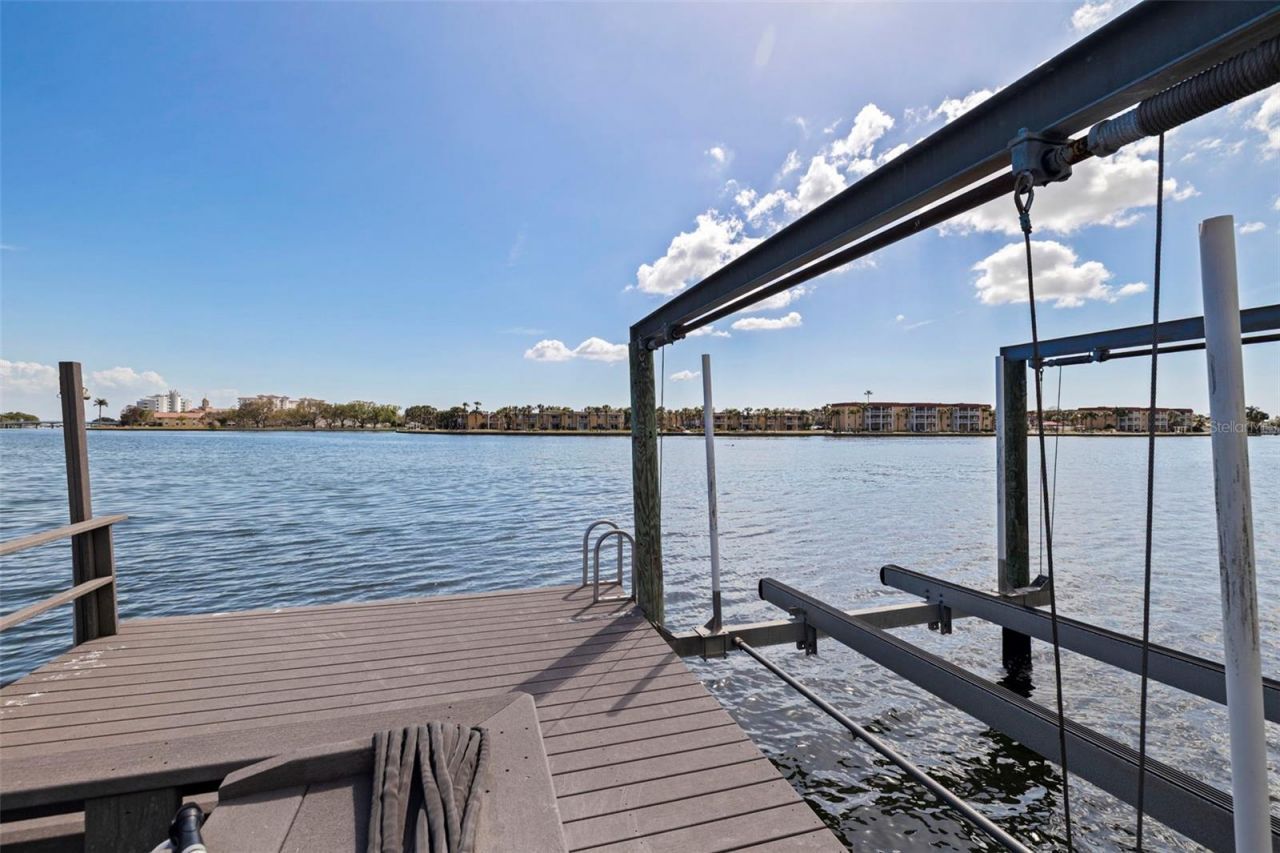 3901 14th Street Ne, Saint Petersburg, FL 33703 Photo