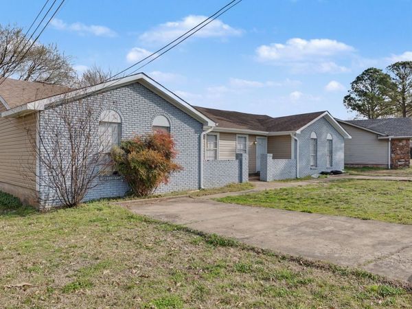 51 Carolane Dr , Jackson, TN 38305