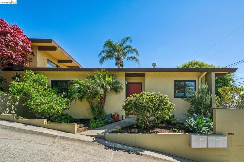 2938 Morgan Ave, Oakland, CA 94602 Main Photo