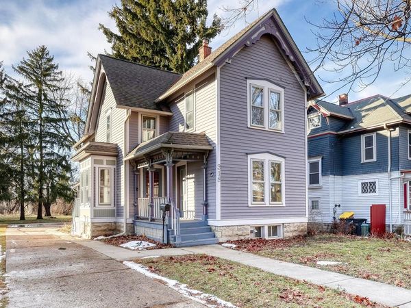318 N Hartwell AVENUE, Waukesha, WI 53186
