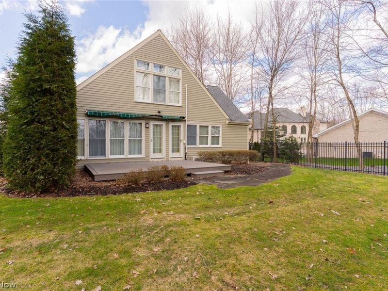 600 The Greens NE, Howland, OH 44484 Photo 5