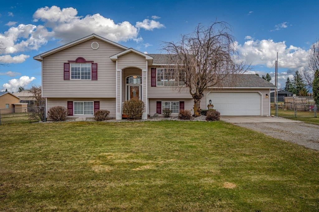 611 S Barker Rd primary photo