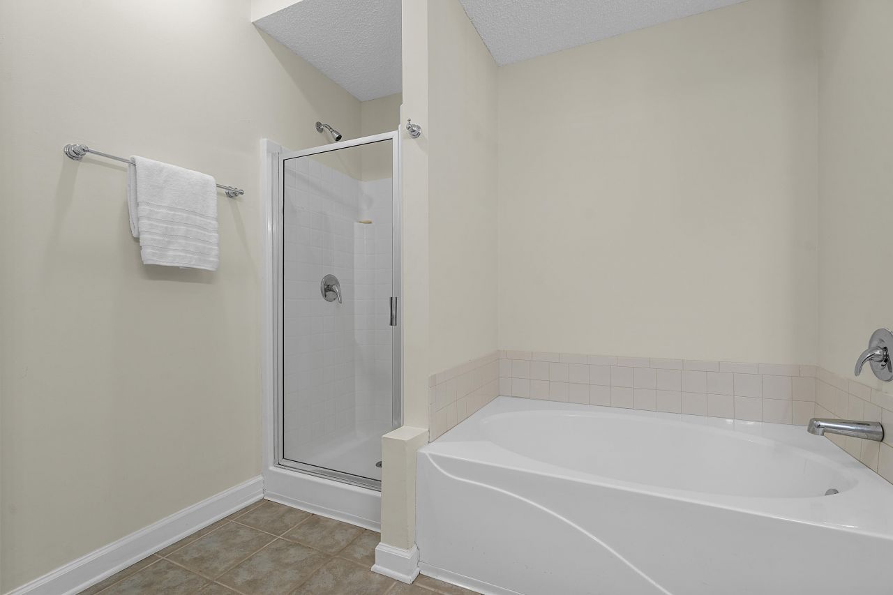 2915 Sweetleaf Lane Photo 12