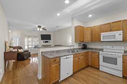 2915 Sweetleaf Lane photo 4