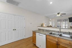 2915 Sweetleaf Lane photo 4