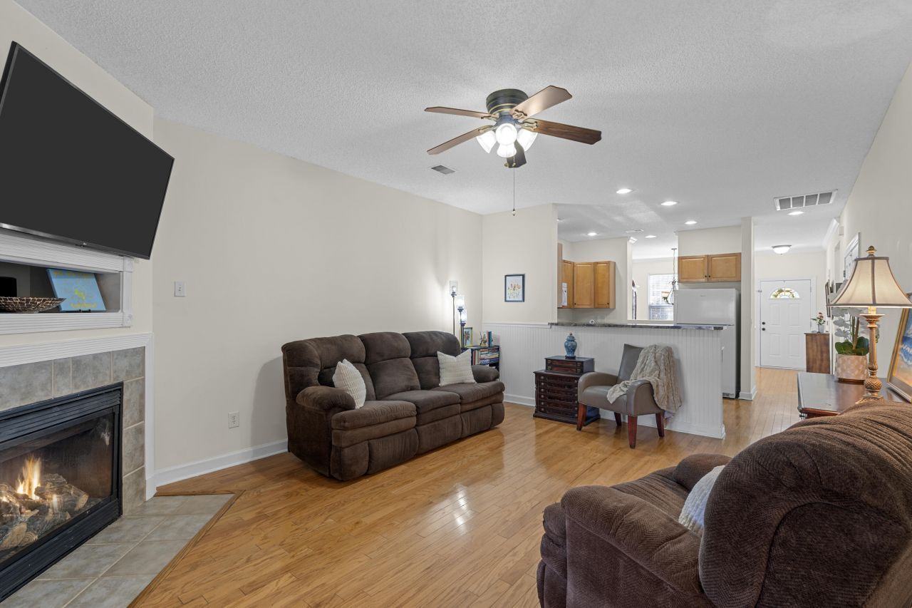 2915 Sweetleaf Lane Photo 8