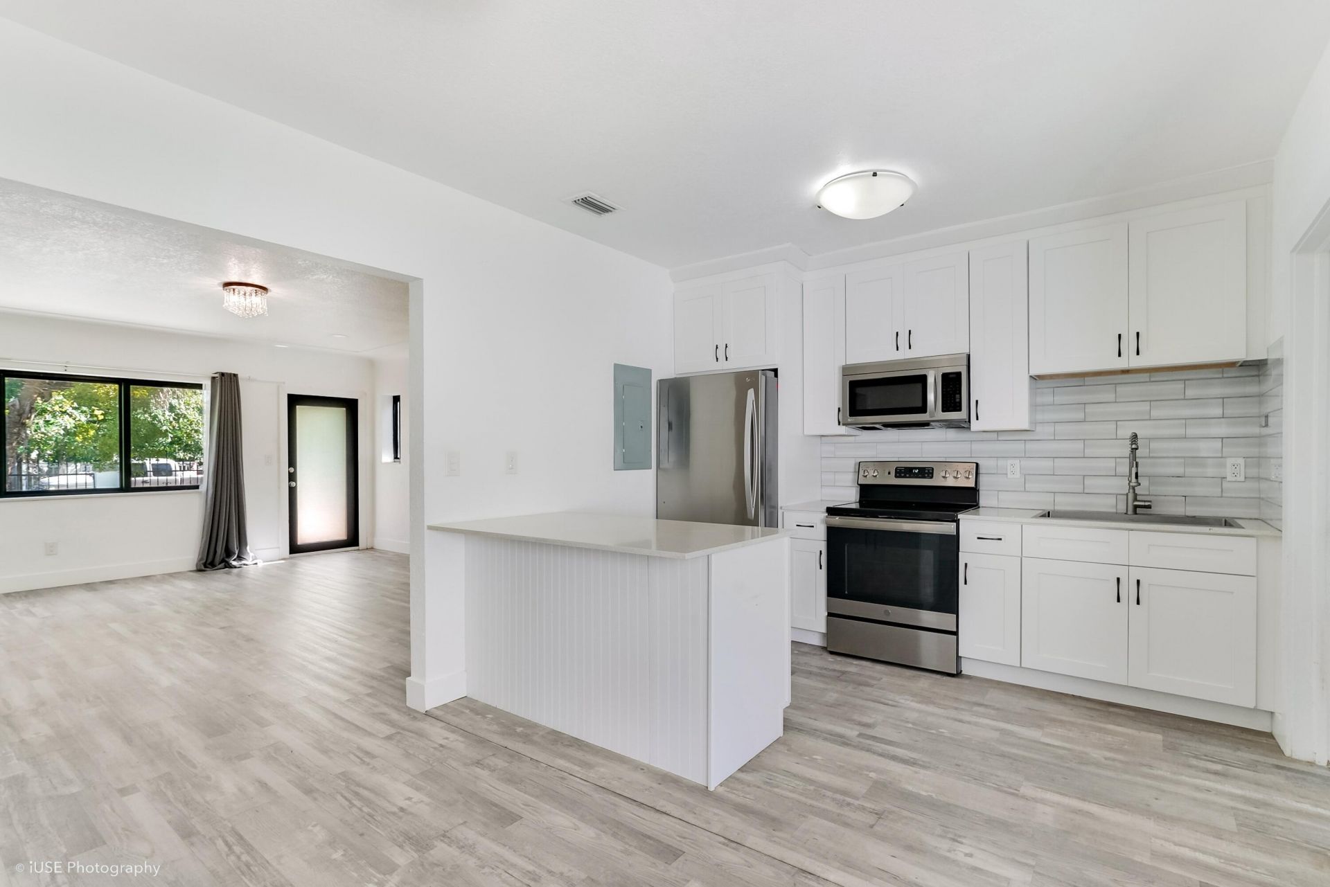 6820 NE 5th Avenue, Miami, FL 33138 Photo