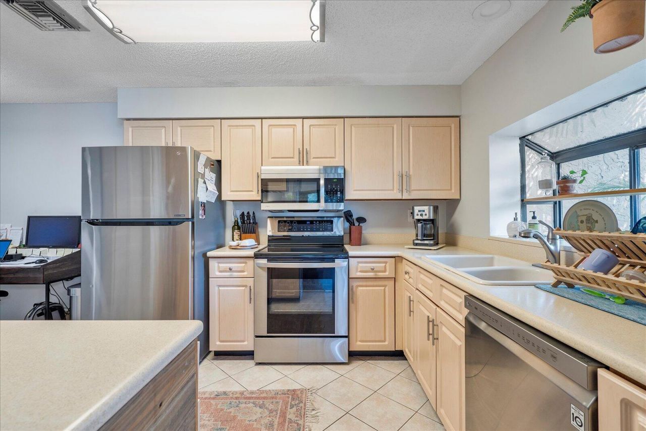 9264 Chelsea Drive S, Plantation, FL 33324 Photo