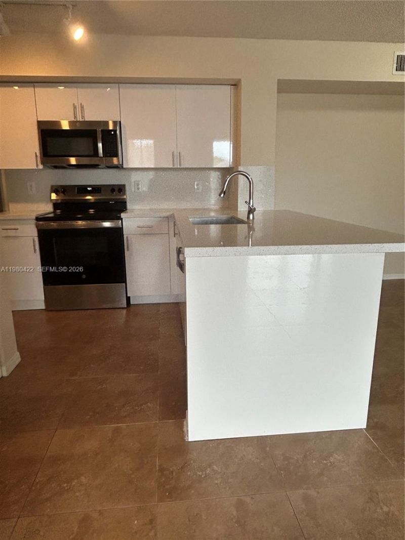 11177 SW 8th St, Unit 204, Pembroke Pines, FL 33025 Photo
