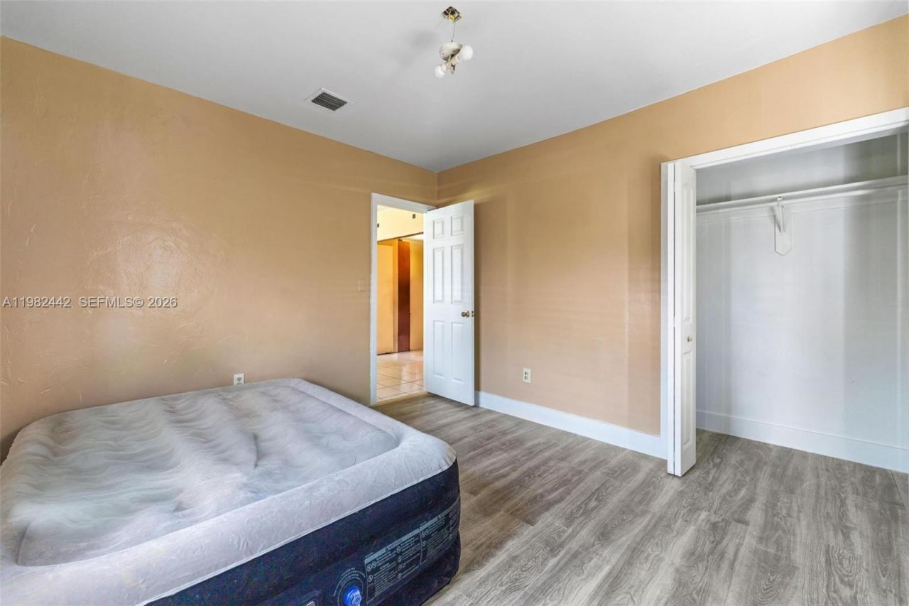 6223 NW Miami Pl, Miami, FL 33150 Photo