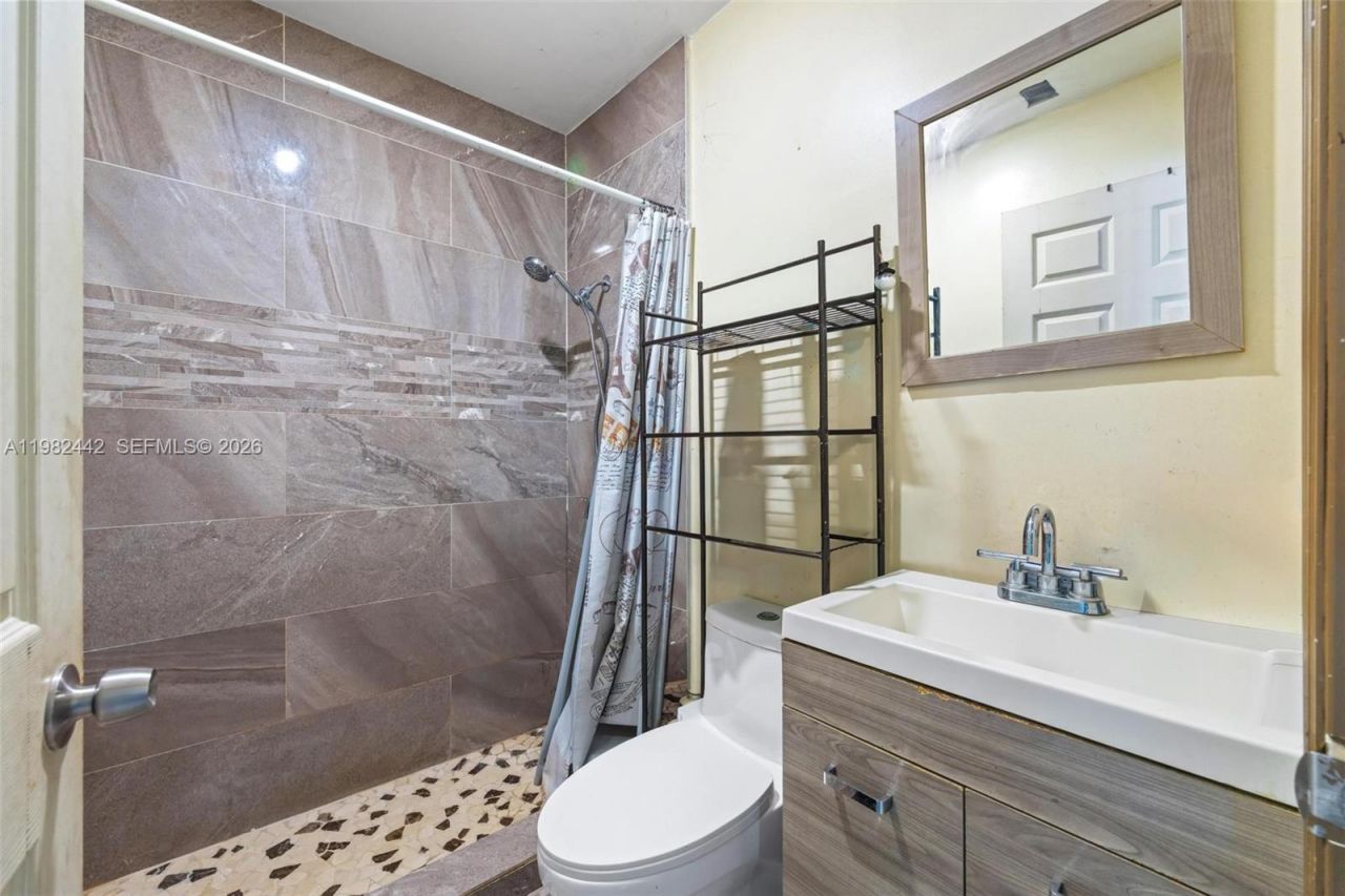 6223 NW Miami Pl, Miami, FL 33150 Photo