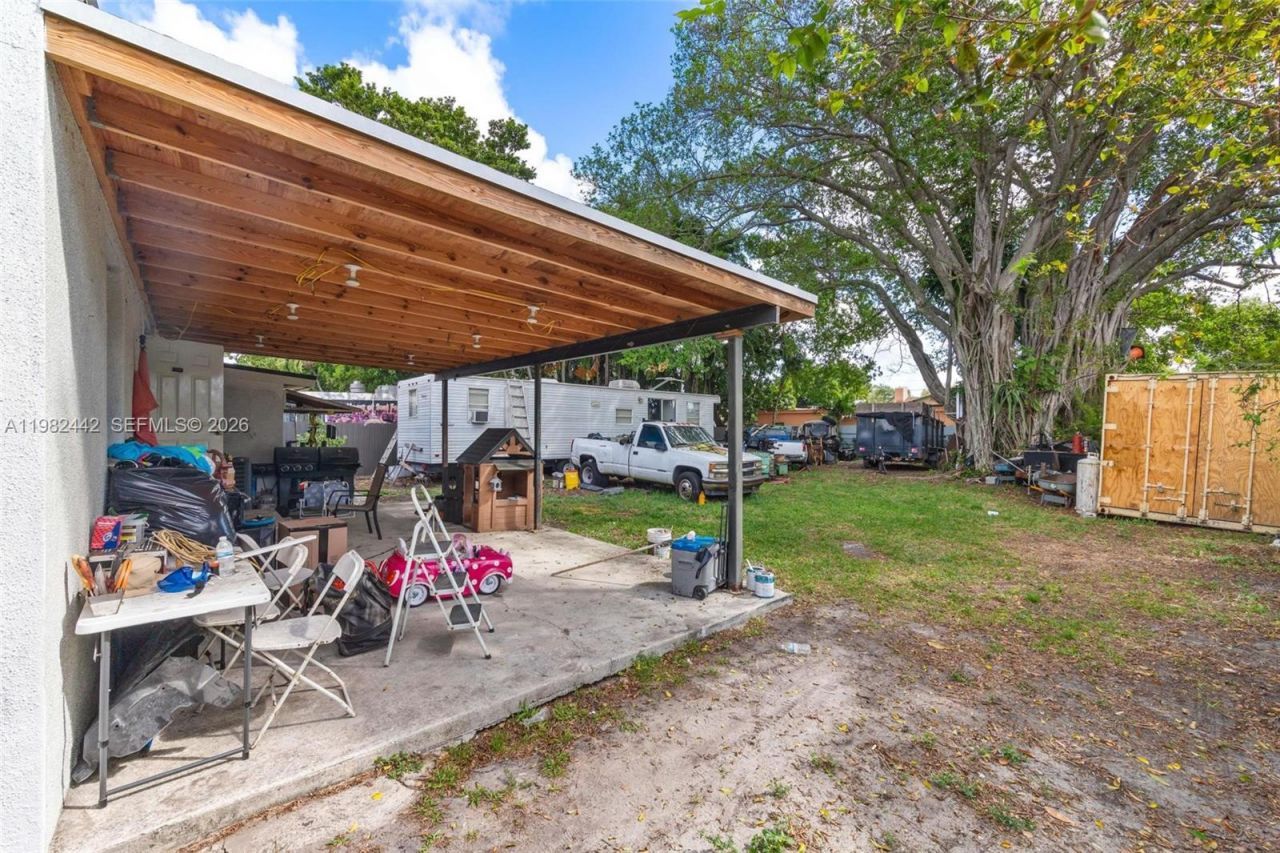 6223 NW Miami Pl, Miami, FL 33150 Photo