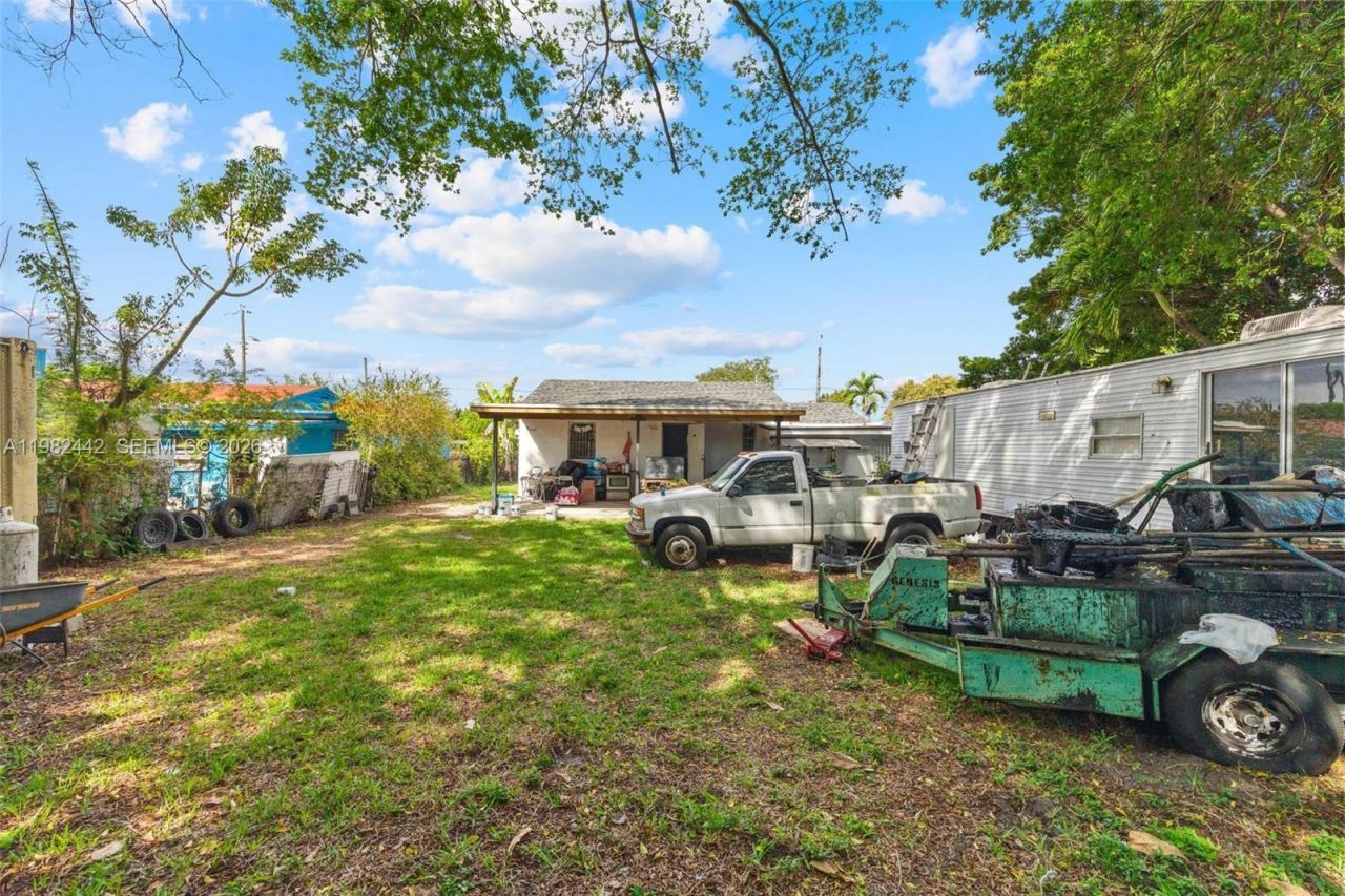 6223 NW Miami Pl, Miami, FL 33150 Photo