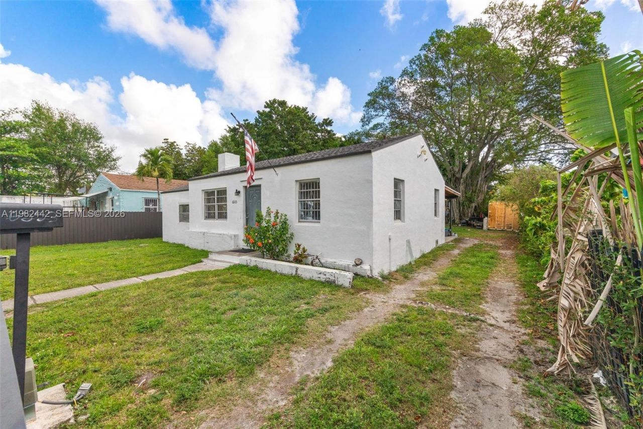 6223 NW Miami Pl, Miami, FL 33150 Photo