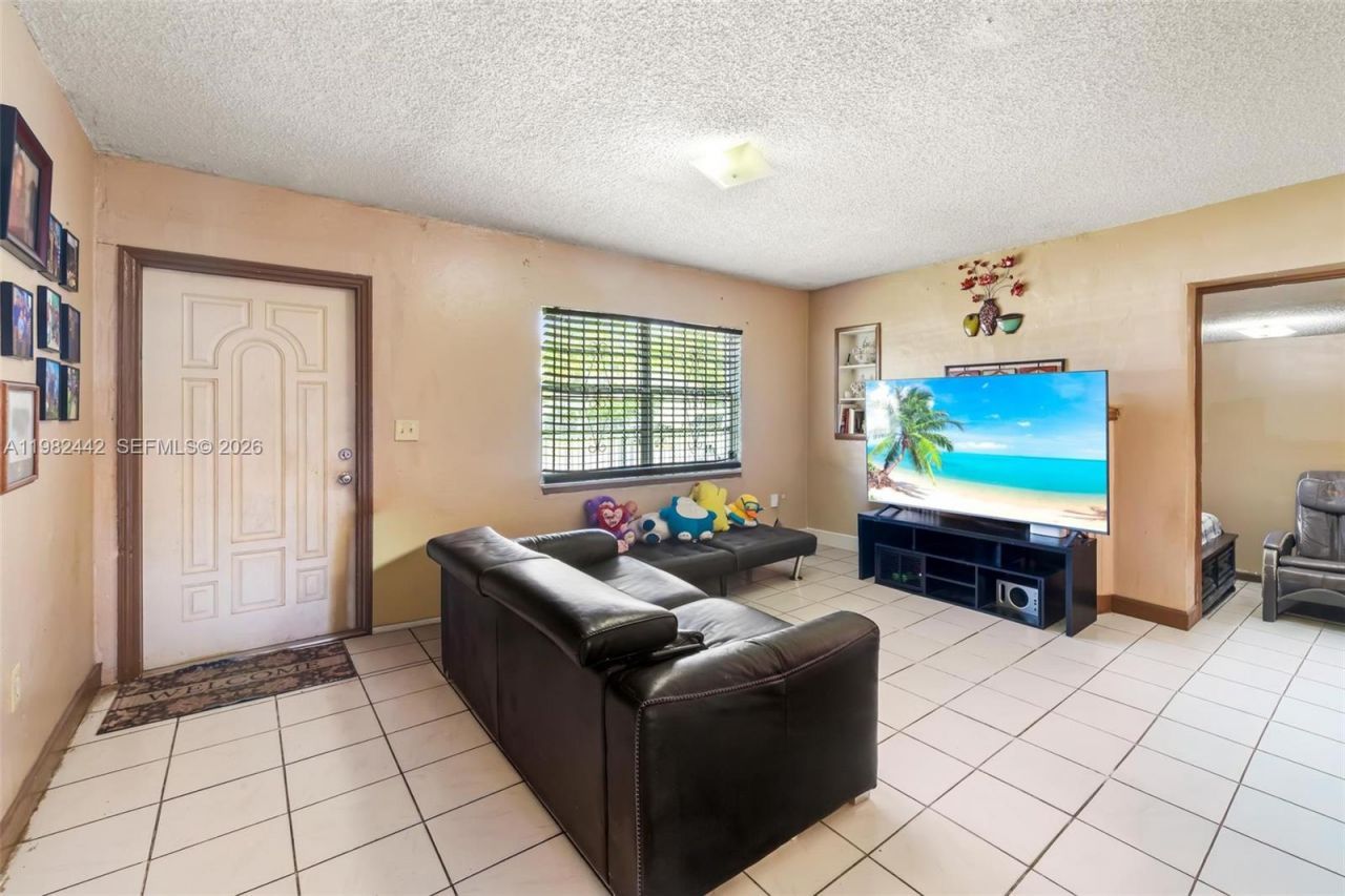 6223 NW Miami Pl, Miami, FL 33150 Photo