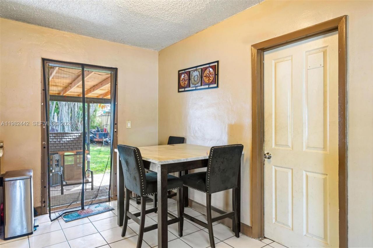 6223 NW Miami Pl, Miami, FL 33150 Photo