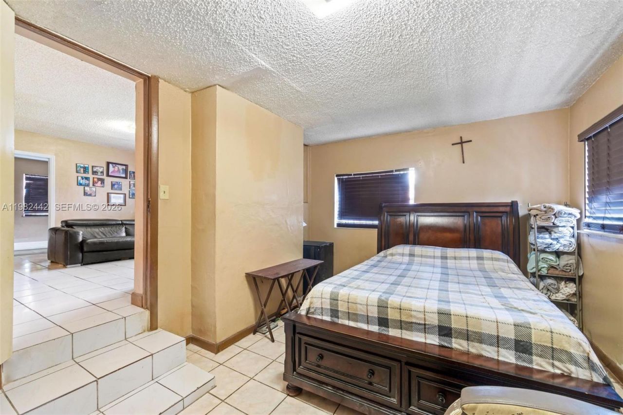 6223 NW Miami Pl, Miami, FL 33150 Photo