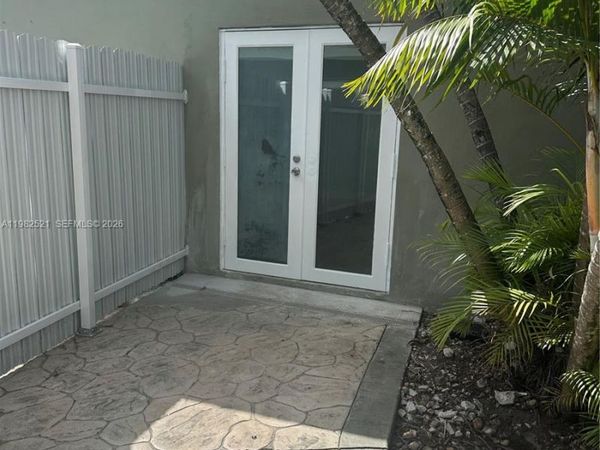 11440 SW 47th St , Unit Rear, Miami, FL 33165
