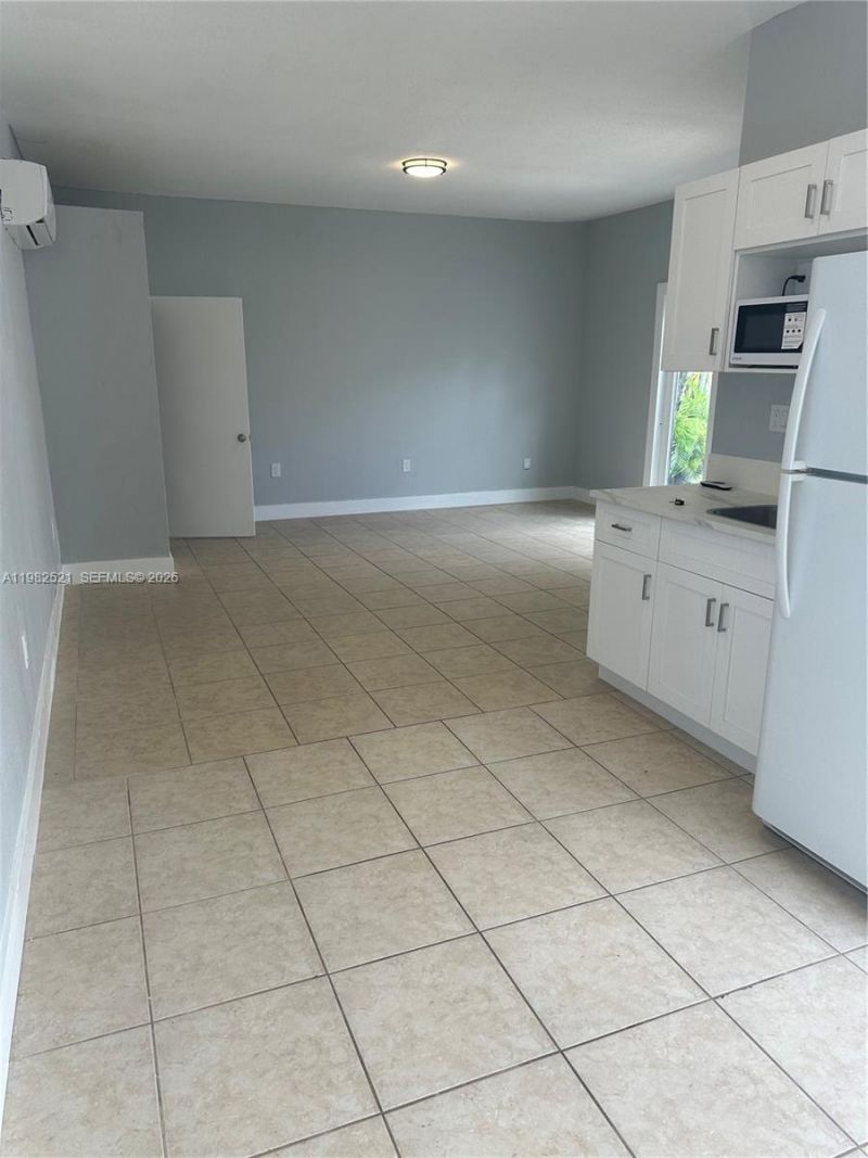 11440 SW 47th St, Unit Rear, Miami, FL 33165 Photo