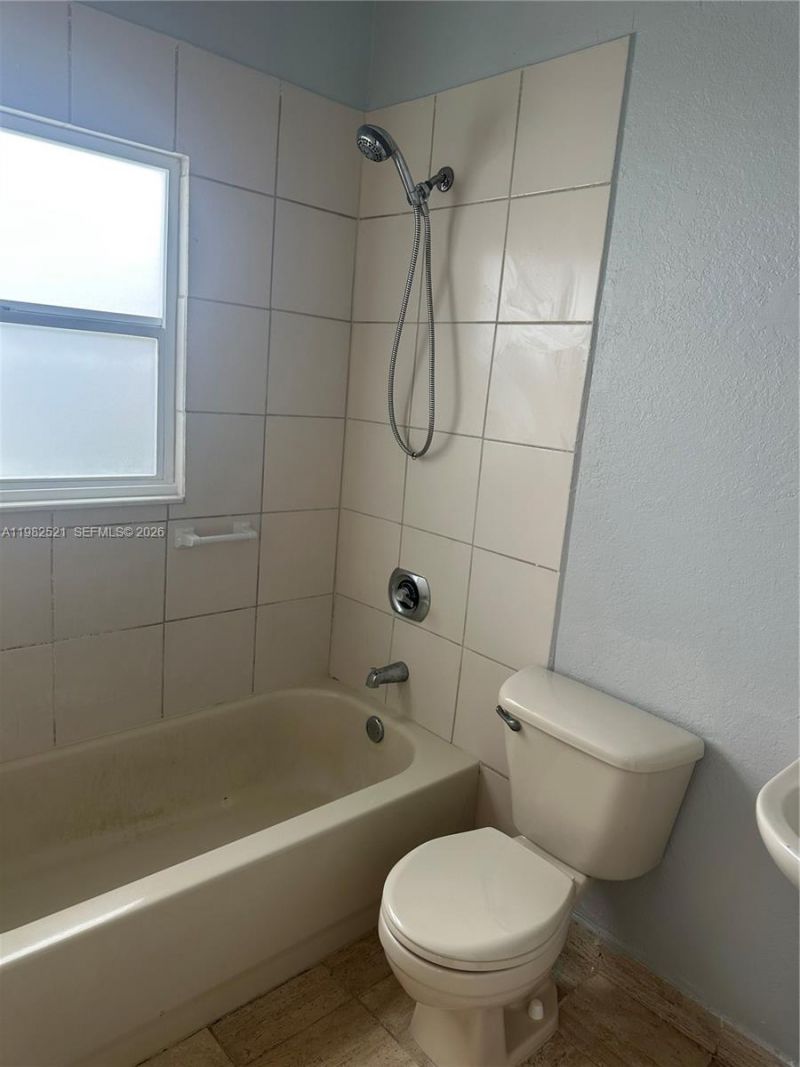 11440 SW 47th St, Unit Rear, Miami, FL 33165 Photo