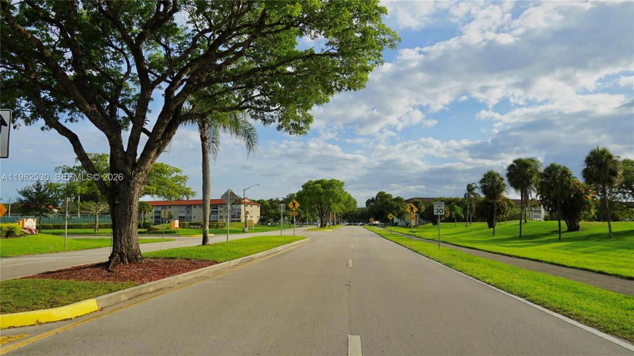 100 SW 130th Ter, Unit 211C, Pembroke Pines, FL 33027 Photo