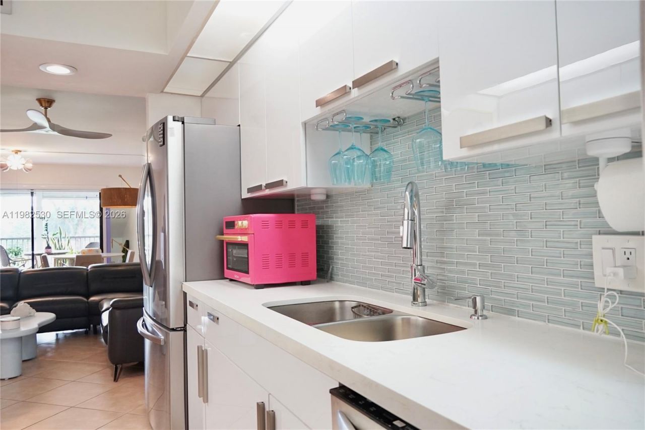 100 SW 130th Ter, Unit 211C, Pembroke Pines, FL 33027 Photo