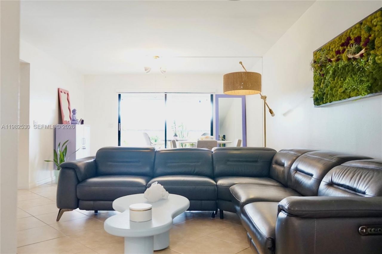 100 SW 130th Ter, Unit 211C, Pembroke Pines, FL 33027 Photo