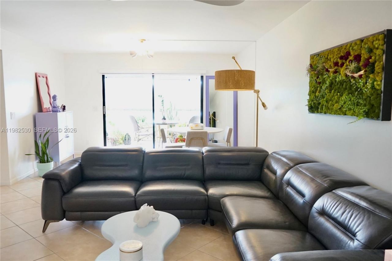 100 SW 130th Ter, Unit 211C, Pembroke Pines, FL 33027 Photo