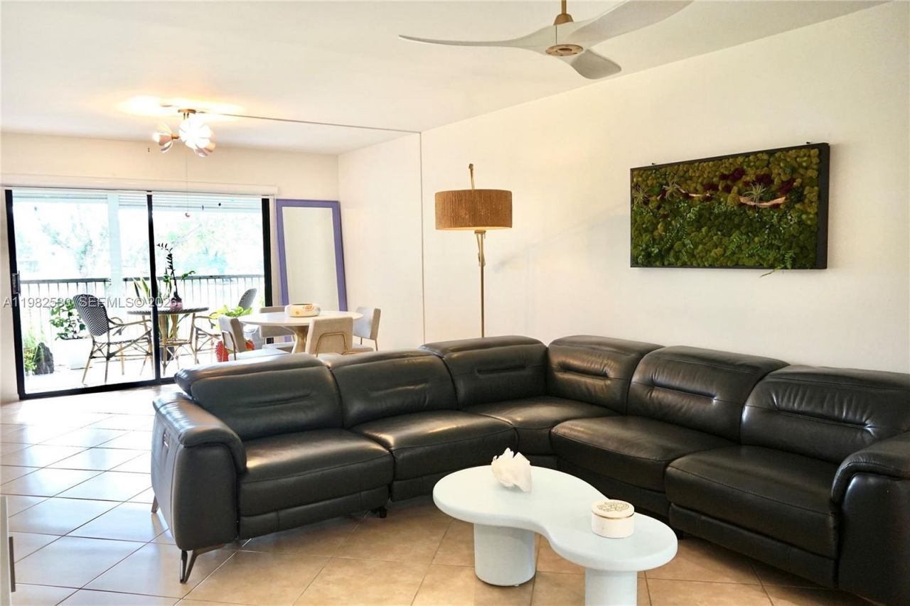 100 SW 130th Ter, Unit 211C, Pembroke Pines, FL 33027 Photo