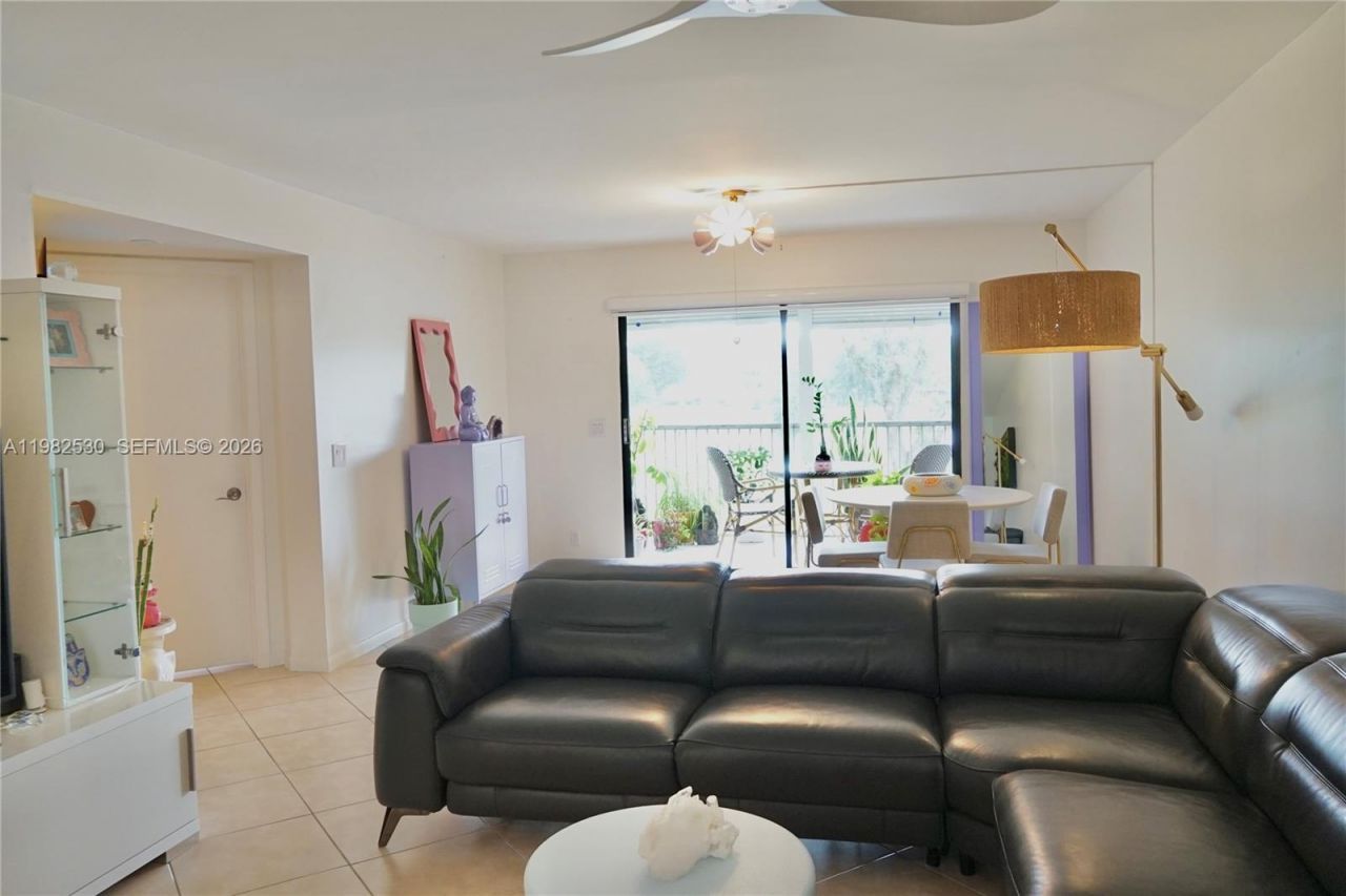 100 SW 130th Ter, Unit 211C, Pembroke Pines, FL 33027 Photo