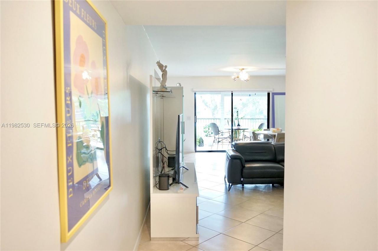 100 SW 130th Ter, Unit 211C, Pembroke Pines, FL 33027 Photo