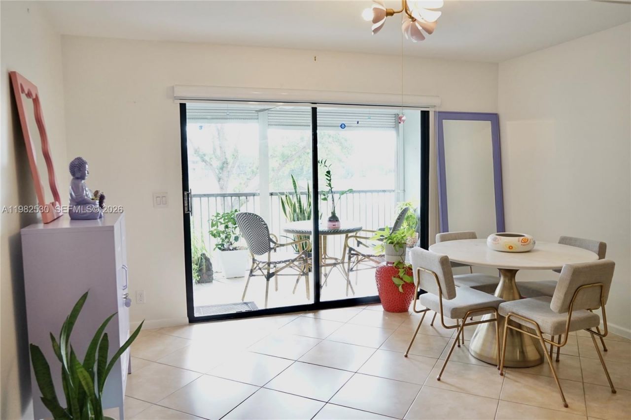 100 SW 130th Ter, Unit 211C, Pembroke Pines, FL 33027 Photo