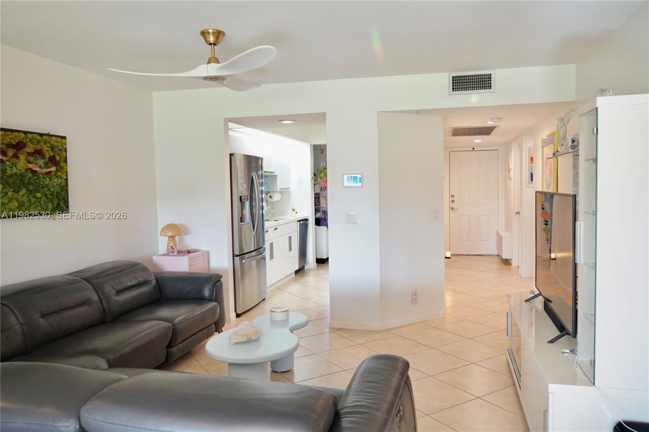 100 SW 130th Ter, Unit 211C, Pembroke Pines, FL 33027 Photo