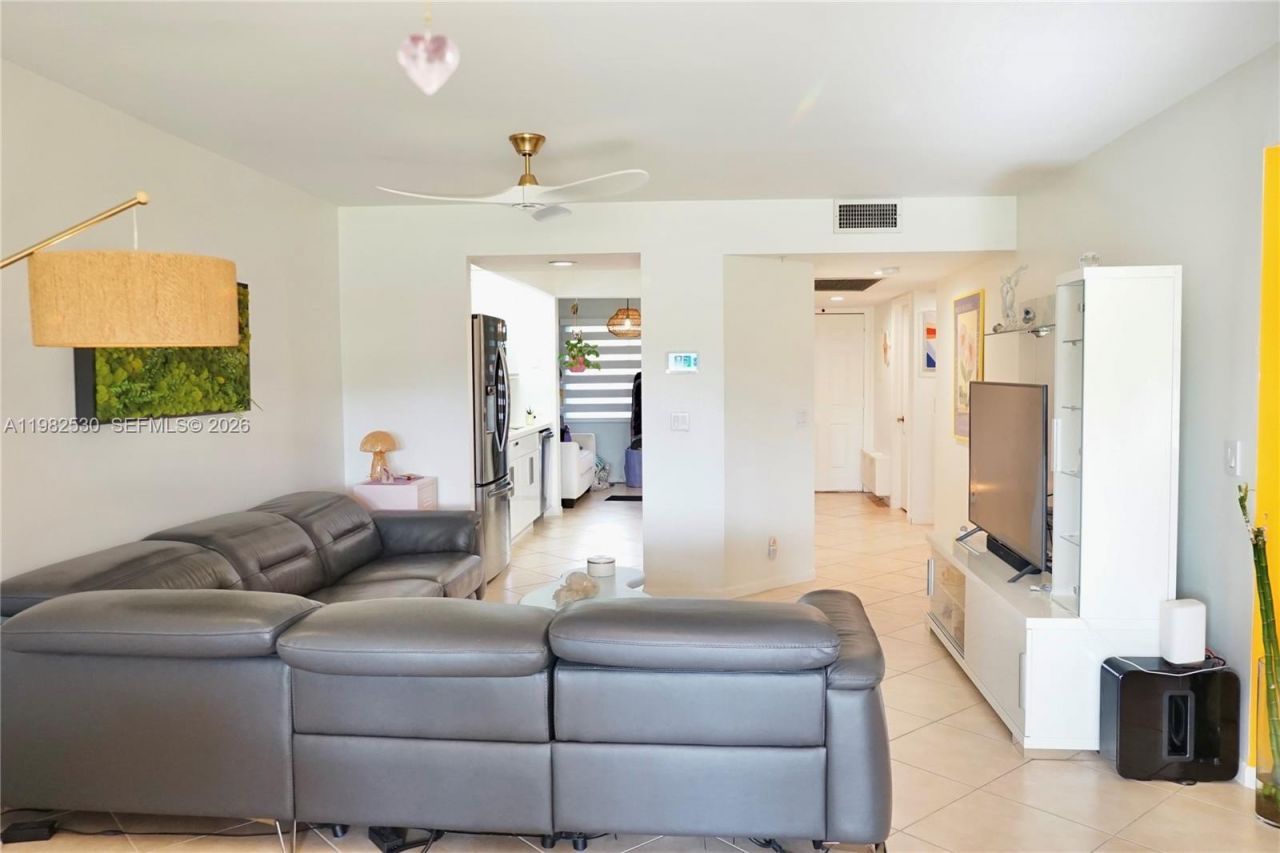 100 SW 130th Ter, Unit 211C, Pembroke Pines, FL 33027 Photo