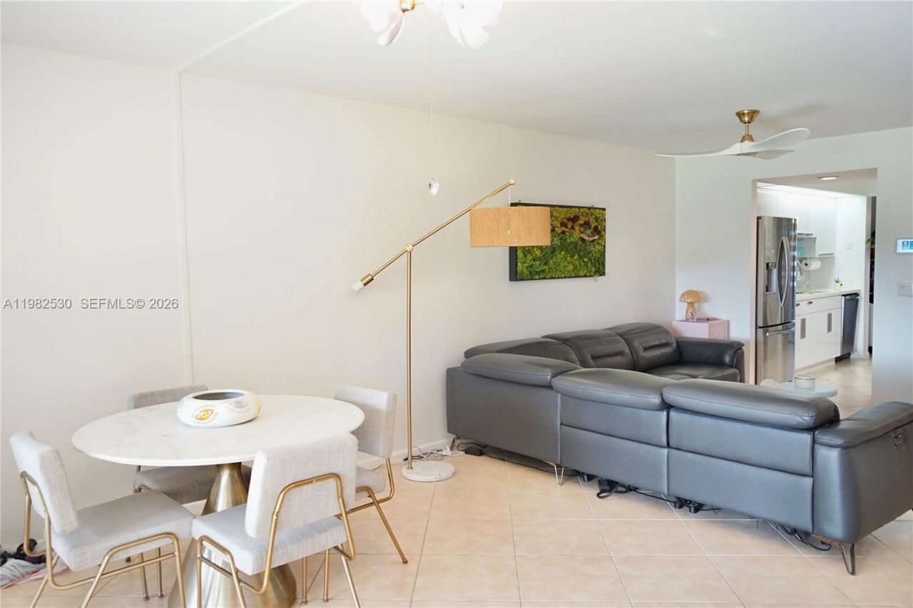 100 SW 130th Ter, Unit 211C, Pembroke Pines, FL 33027 Photo