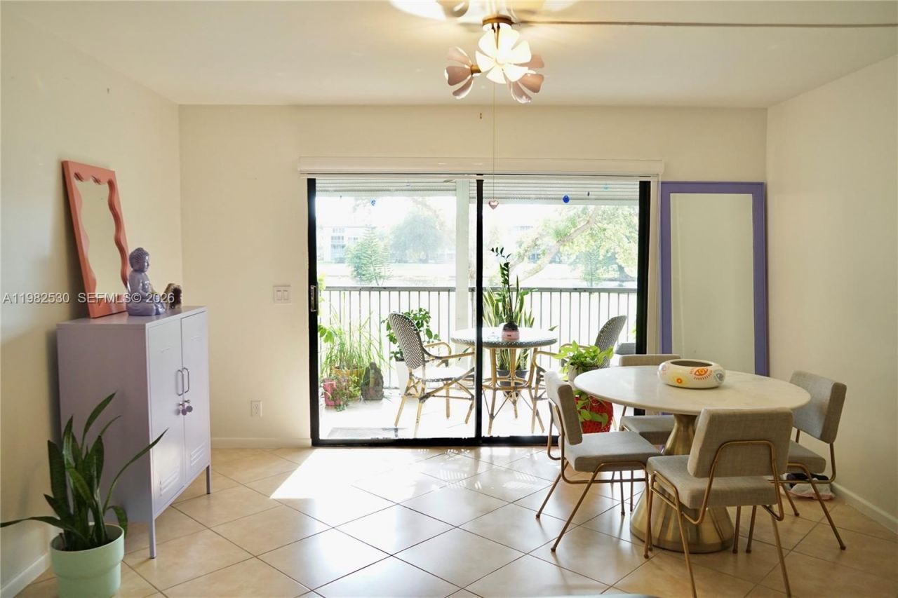 100 SW 130th Ter, Unit 211C, Pembroke Pines, FL 33027 Photo