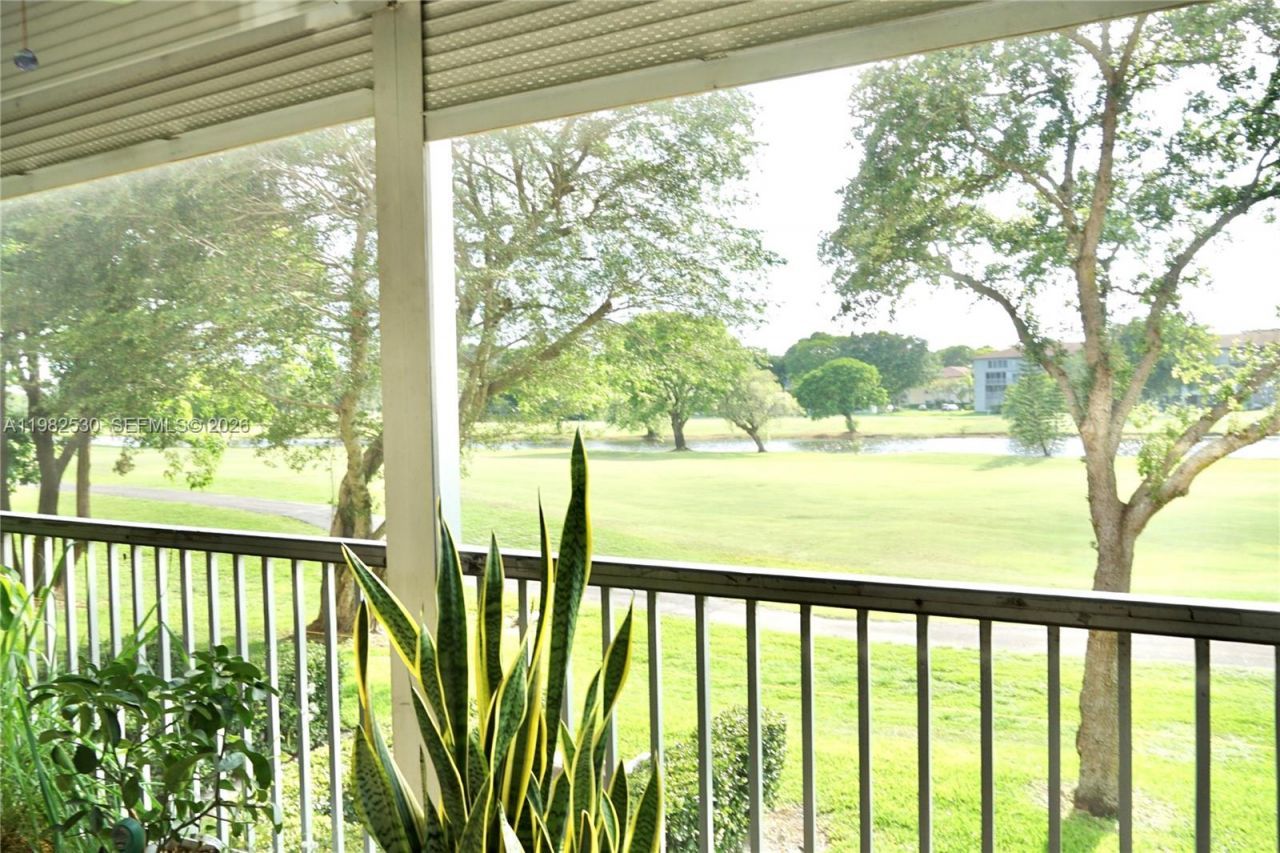 100 SW 130th Ter, Unit 211C, Pembroke Pines, FL 33027 Photo