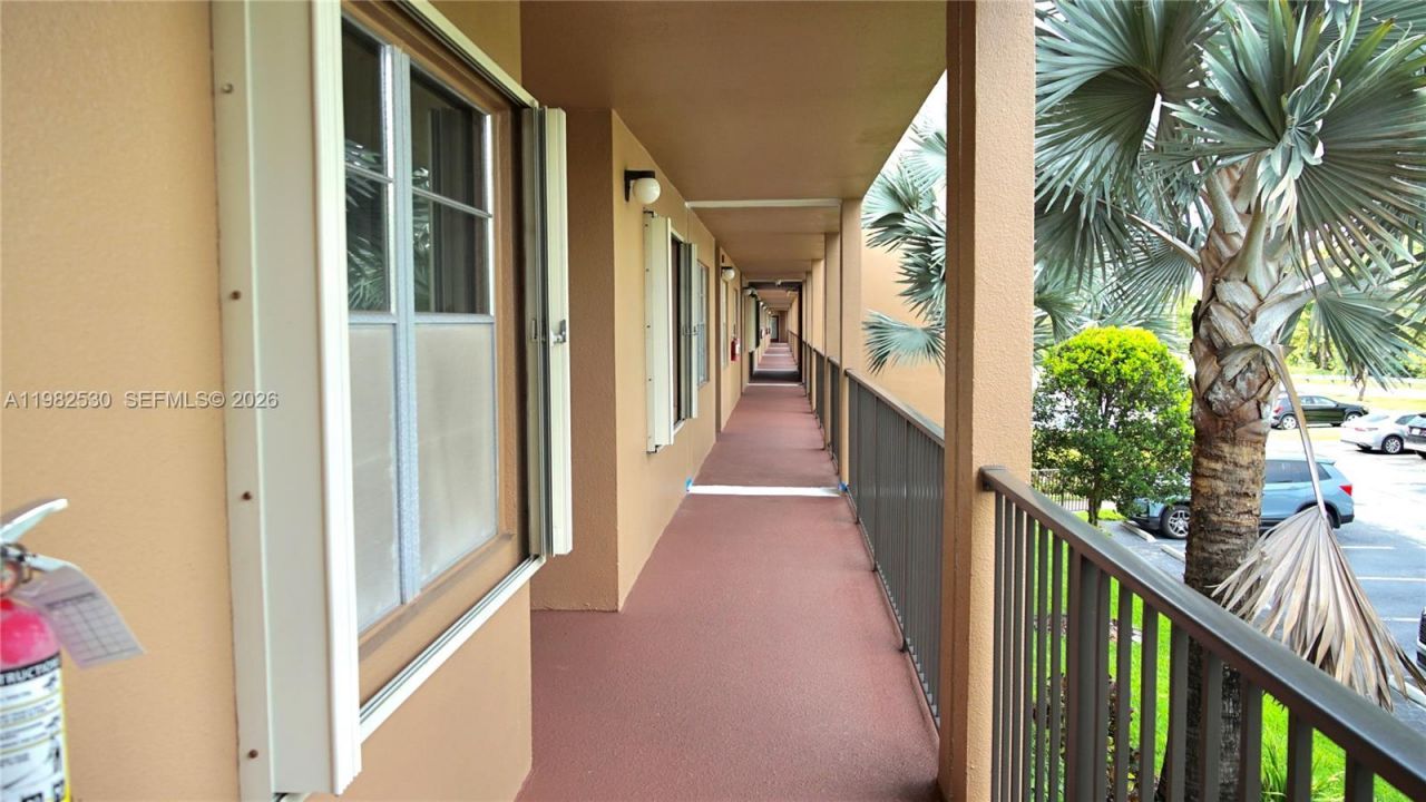 100 SW 130th Ter, Unit 211C, Pembroke Pines, FL 33027 Photo