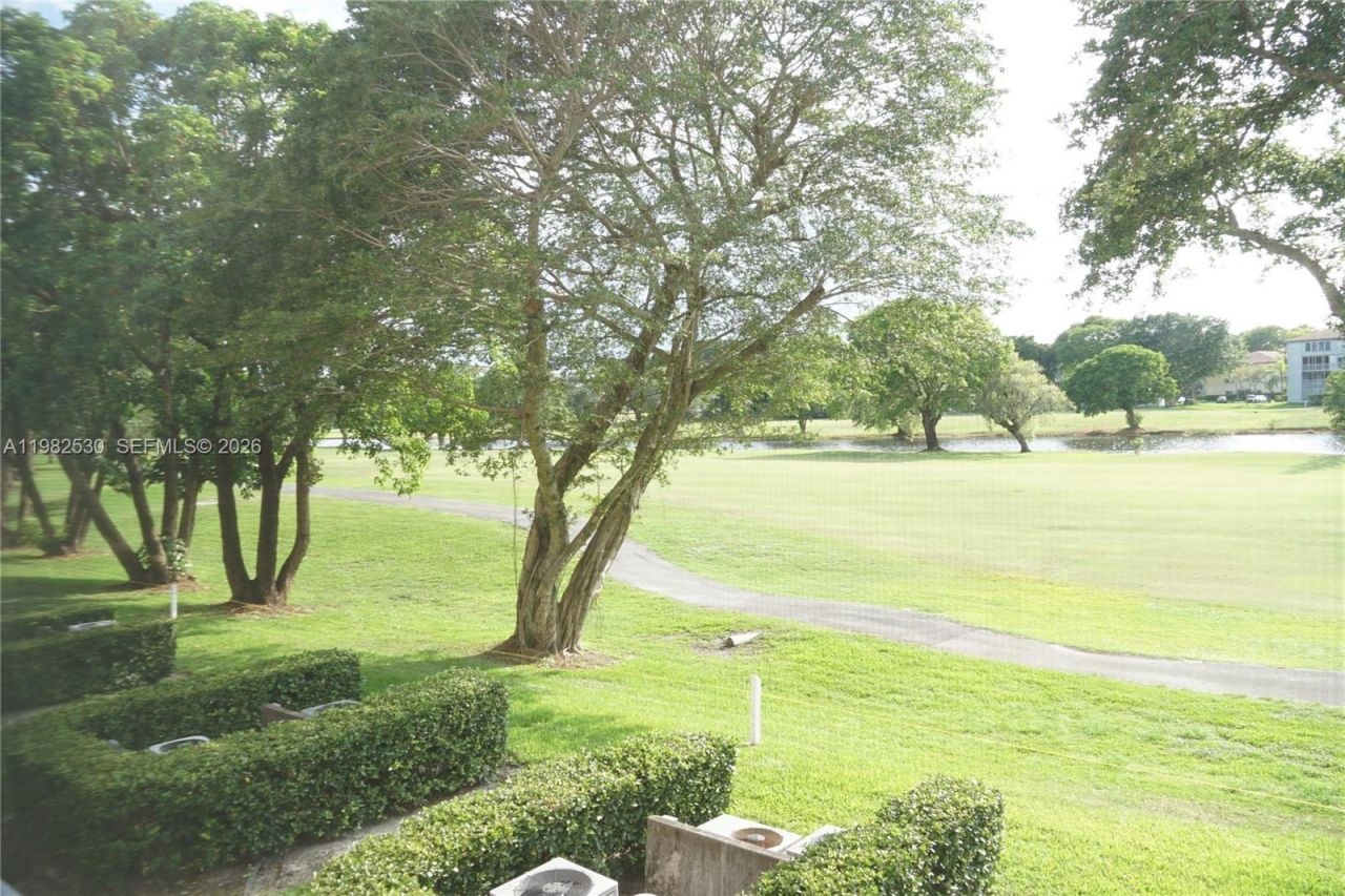 100 SW 130th Ter, Unit 211C, Pembroke Pines, FL 33027 Photo
