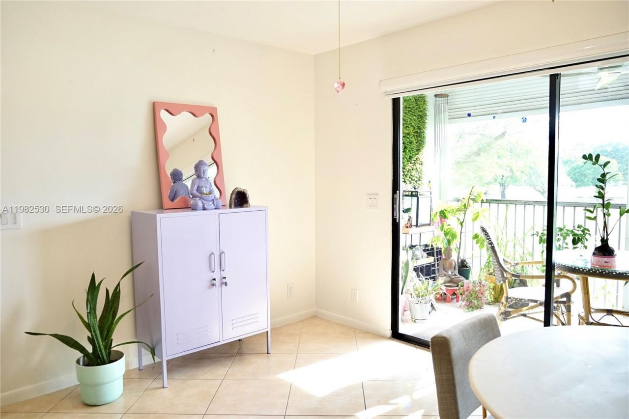 100 SW 130th Ter, Unit 211C, Pembroke Pines, FL 33027 Photo