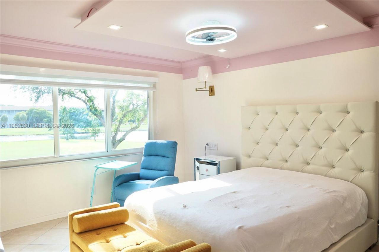 100 SW 130th Ter, Unit 211C, Pembroke Pines, FL 33027 Photo