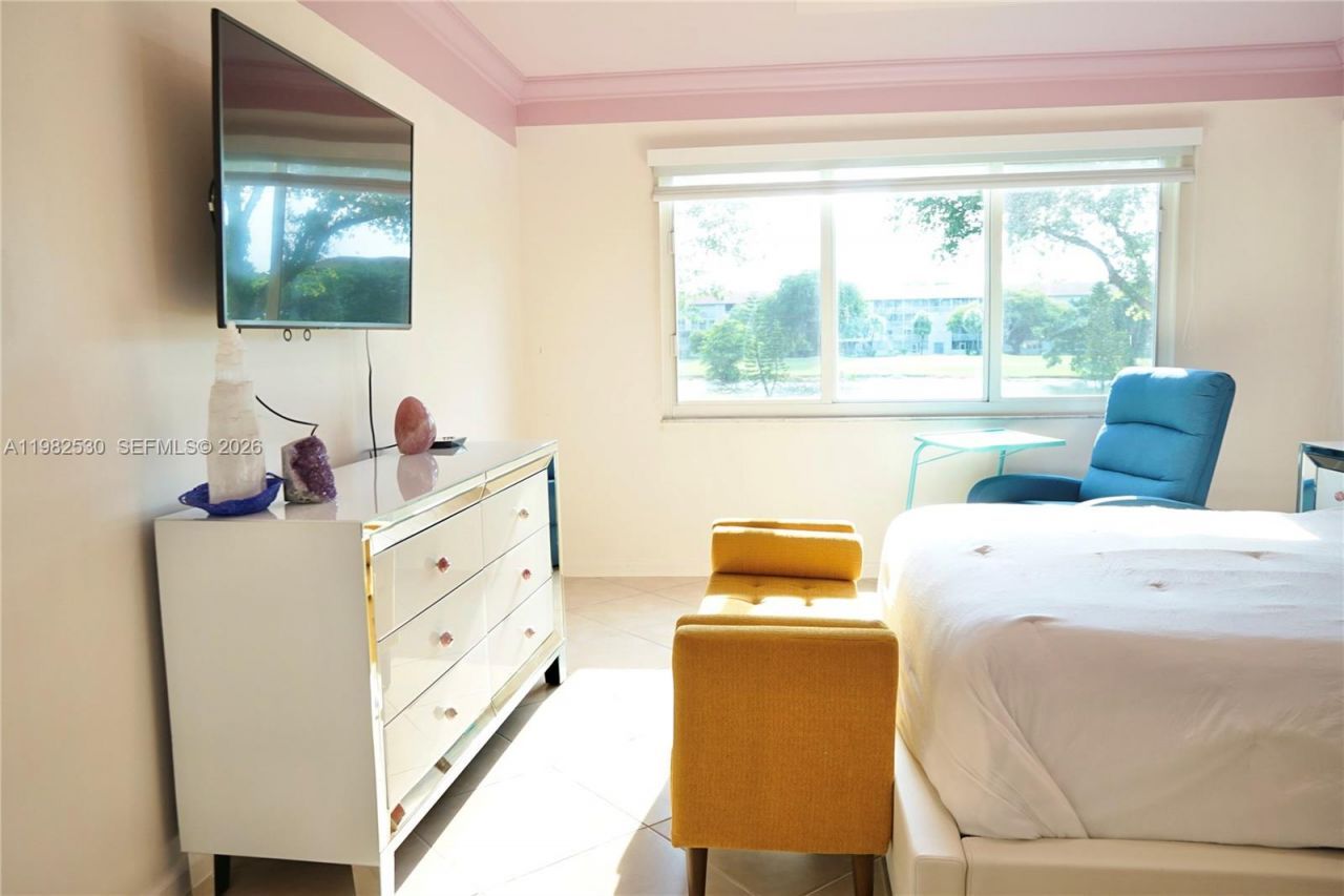 100 SW 130th Ter, Unit 211C, Pembroke Pines, FL 33027 Photo
