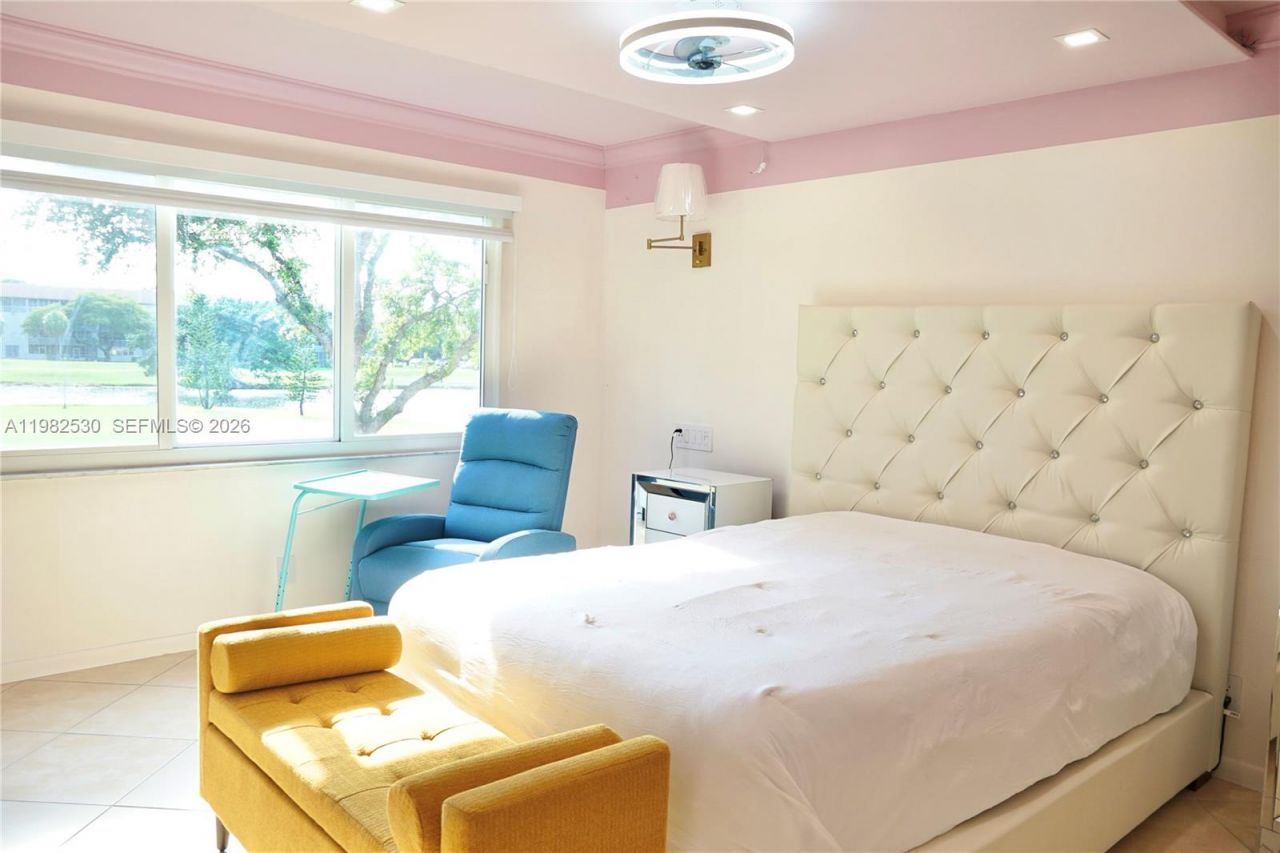 100 SW 130th Ter, Unit 211C, Pembroke Pines, FL 33027 Photo