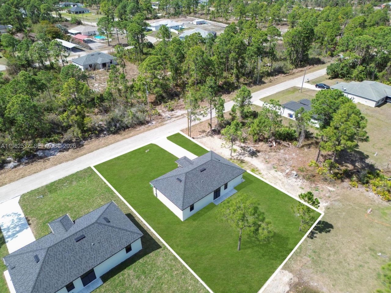 635 Summit Ave S, Lehigh Acres, FL 33974 Photo