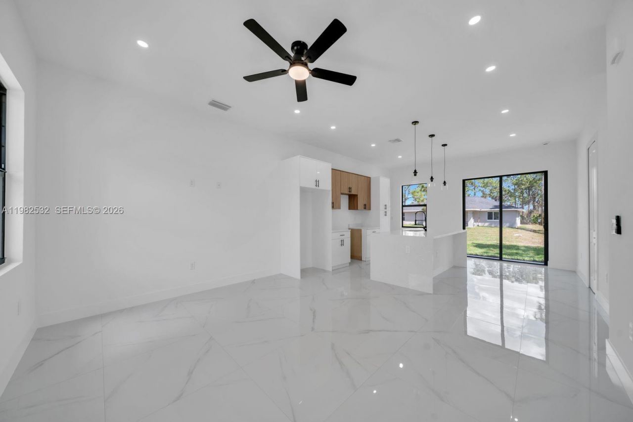 635 Summit Ave S, Lehigh Acres, FL 33974 Photo