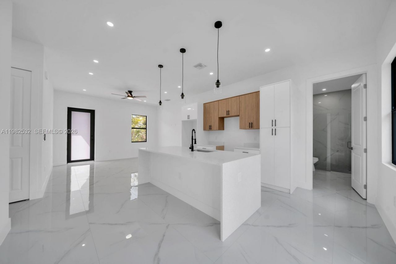635 Summit Ave S, Lehigh Acres, FL 33974 Photo